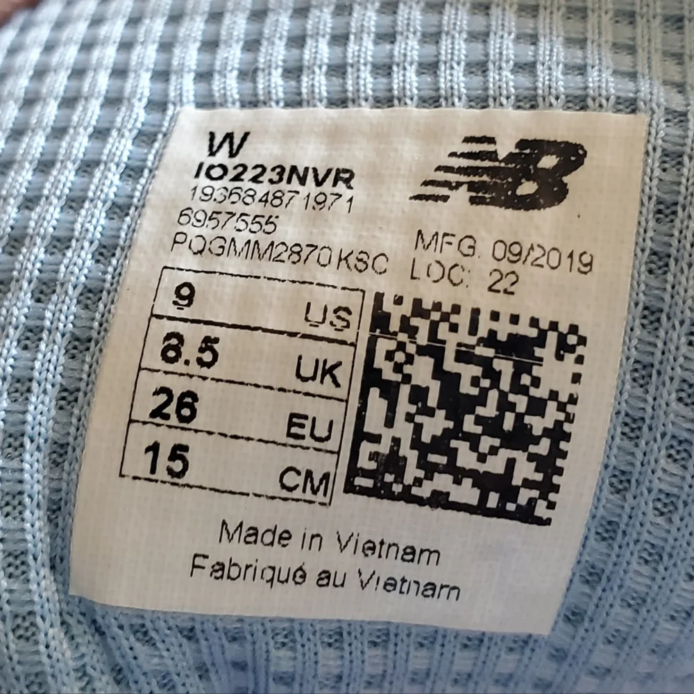 Nike - Picture 3 of 5
